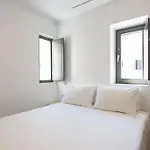 Azure Nyaraló *