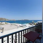 Nyaraló Azure Náusza
