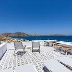 Nyaraló Azure Náusza