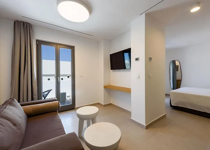 Azure 度假居 纳乌萨